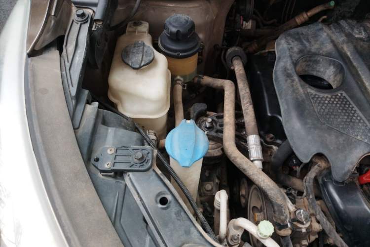 Used Hyundai Santa Fe 2013 2.4L Automatic 2WD Comfort Edition Engine Bay Right