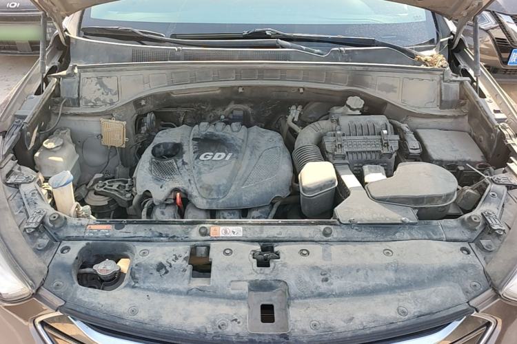 Used Hyundai Santa Fe 2013 Revised Version 2.4L Automatic All-Wheel Drive Smart Type Engine Bay