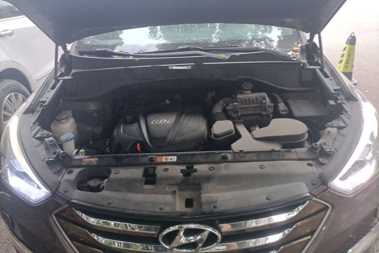 Used Hyundai Santa Fe 2013 Revised Version 2.0T Automatic All-Wheel Drive Prestige Edition Engine Bay