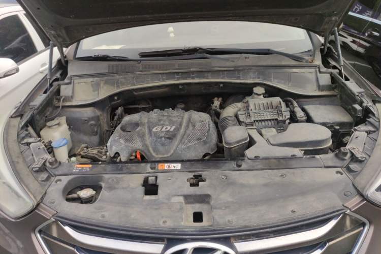 Used Hyundai Santa Fe 2013 2.4L Automatic Two-Wheel Drive Smart Version Engine Bay