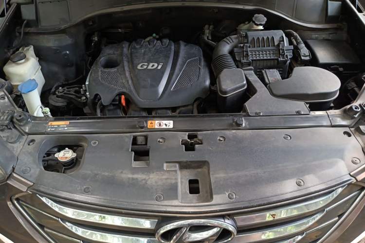 Used Hyundai Santa Fe 2013 2.4L Automatic 4x4 Prestige Edition Engine Bay