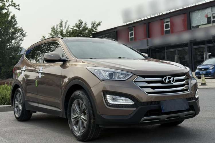 Used Hyundai Santa Fe 2013 2.4L Automatic Two-Wheel Drive Smart Version Exterior 1