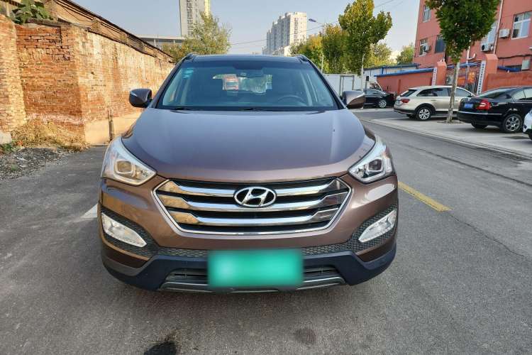 Used Hyundai Santa Fe 2013 2.4L Automatic Two-Wheel Drive Smart Version Exterior 1