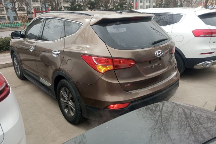 Used Hyundai Santa Fe 2013 Revised Version 2.4L Automatic All-Wheel Drive Smart Type Exterior 2