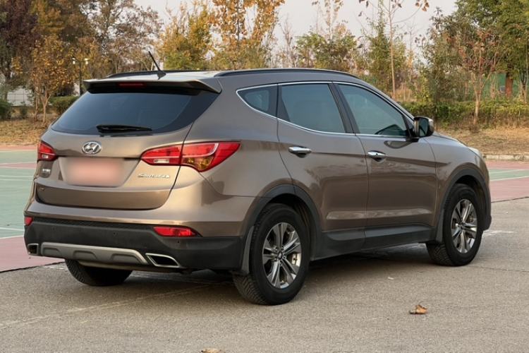 Used Hyundai Santa Fe 2013 2.4L Automatic Two-Wheel Drive Smart Version Exterior 3