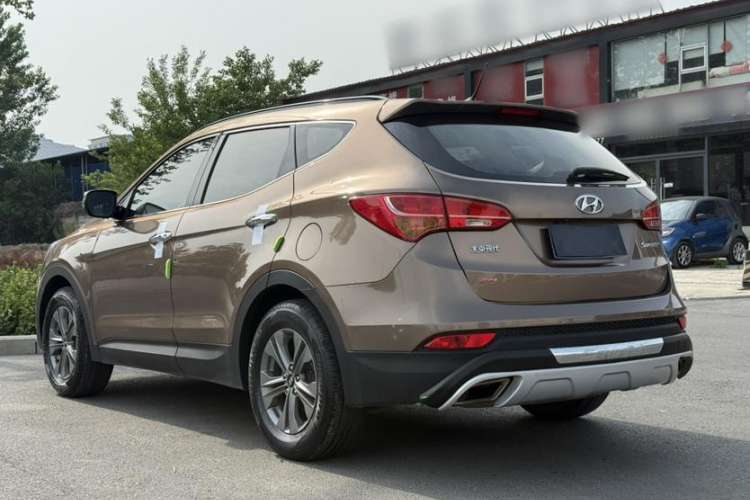 Used Hyundai Santa Fe 2013 2.4L Automatic Two-Wheel Drive Smart Version Exterior 3