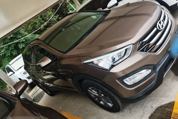 Used Hyundai Santa Fe 2013 Revised Version 2.4L Automatic All-Wheel Drive Smart Type Exterior 3