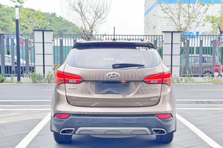 Used Hyundai Santa Fe 2013 Revised Version 2.4L Automatic All-Wheel Drive Luxury Trim Exterior 4