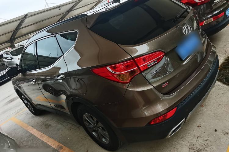 Used Hyundai Santa Fe 2013 Revised Version 2.4L Automatic All-Wheel Drive Smart Type Exterior 4