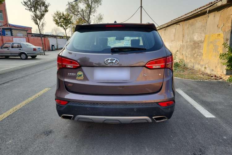 Used Hyundai Santa Fe 2013 2.4L Automatic Two-Wheel Drive Smart Version Exterior 4