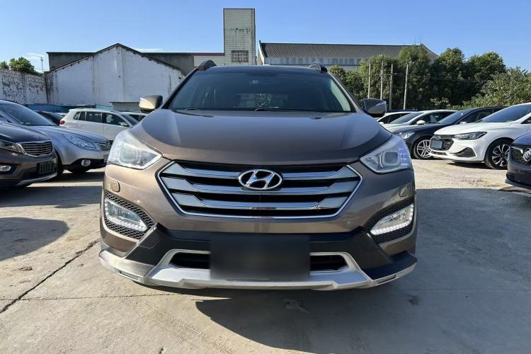 Used Hyundai Santa Fe 2013 Revised Version 2.4L Automatic All-Wheel Drive Luxury Trim Exterior 5