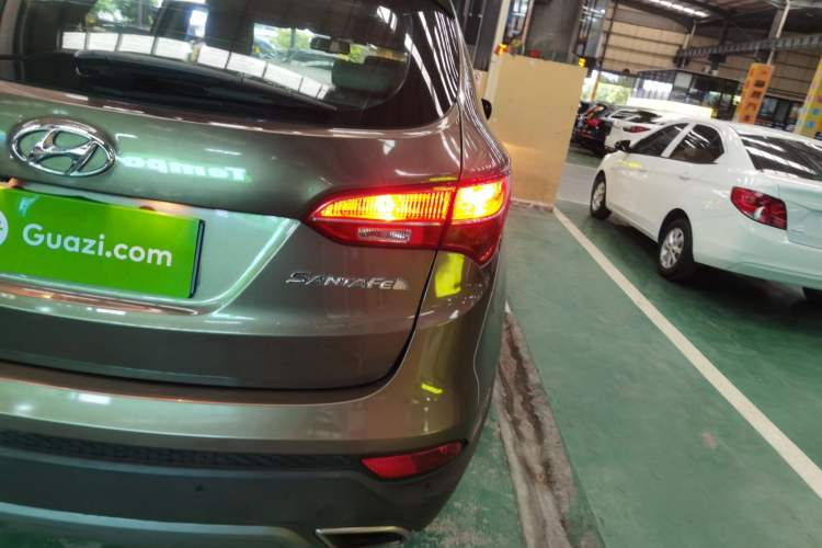 Used Hyundai Santa Fe 2013 2.0T Automatic Two-Wheel Drive Fashion Edition Exterior 6