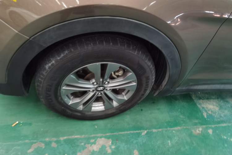 Used Hyundai Santa Fe 2013 2.0T Automatic Two-Wheel Drive Fashion Edition Exterior 7