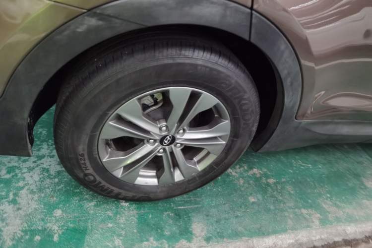Used Hyundai Santa Fe 2013 2.0T Automatic Two-Wheel Drive Fashion Edition Exterior 8