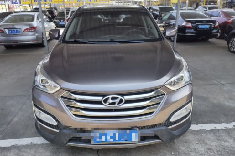 Used Hyundai Santa Fe 2013 2.4L Automatic Two-Wheel Drive Smart Version Front