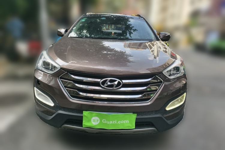 Used Hyundai Santa Fe 2013 Revised Version 2.4L Automatic All-Wheel Drive Luxury Trim Front