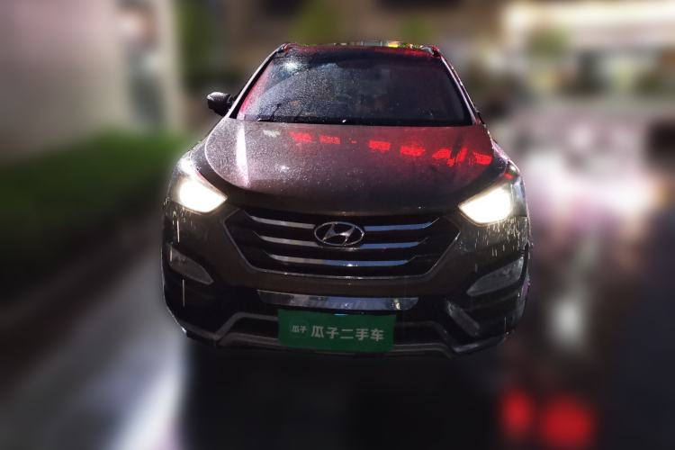 Used Hyundai Santa Fe 2013 2.4L Automatic Two-Wheel Drive Smart Version Front