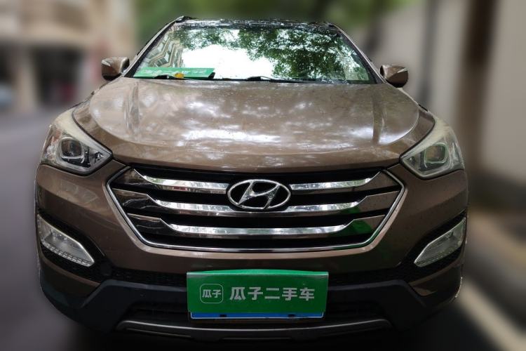 Used Hyundai Santa Fe 2013 2.4L Automatic Two-Wheel Drive Smart Version Front