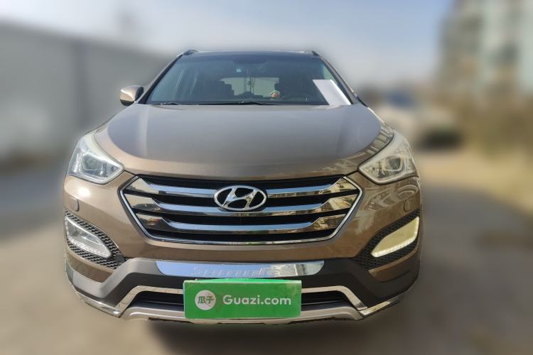 Used Hyundai Santa Fe 2013 Revised Version 2.4L Automatic All-Wheel Drive Luxury Trim Front