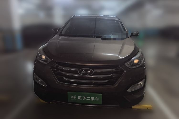 Used Hyundai Santa Fe 2013 Revised Version 2.4L Automatic All-Wheel Drive Luxury Trim Front