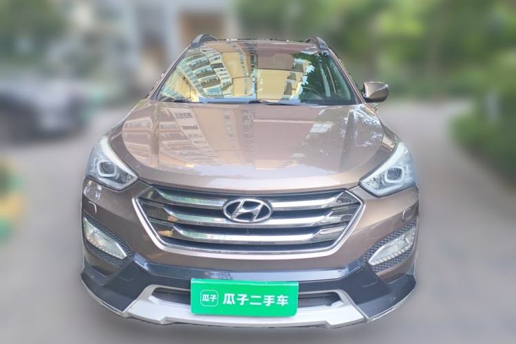 Used Hyundai Santa Fe 2013 Revised Version 2.4L Automatic All-Wheel Drive Luxury Trim Front