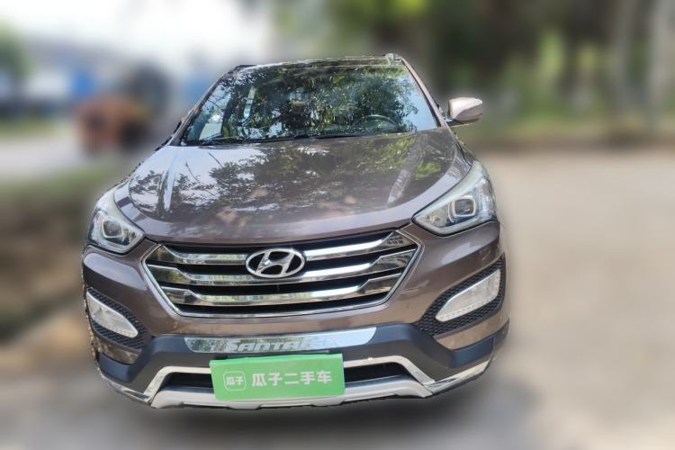Used Hyundai Santa Fe 2013 2.4L Automatic Two-Wheel Drive Smart Version Front