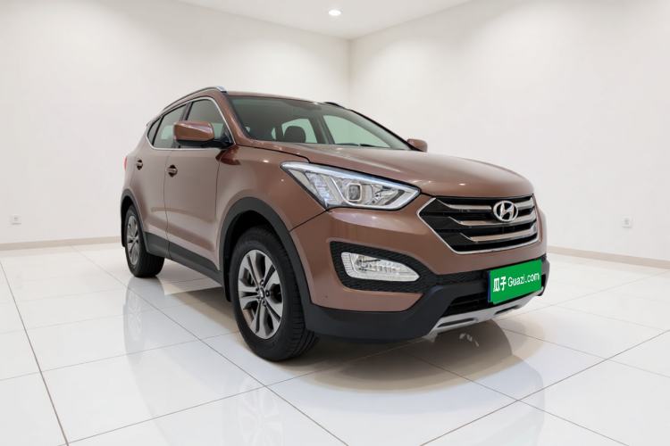 Used Hyundai Santa Fe 2013 2.0T Automatic Two-Wheel Drive Fashion Edition Front Right 45 Deg