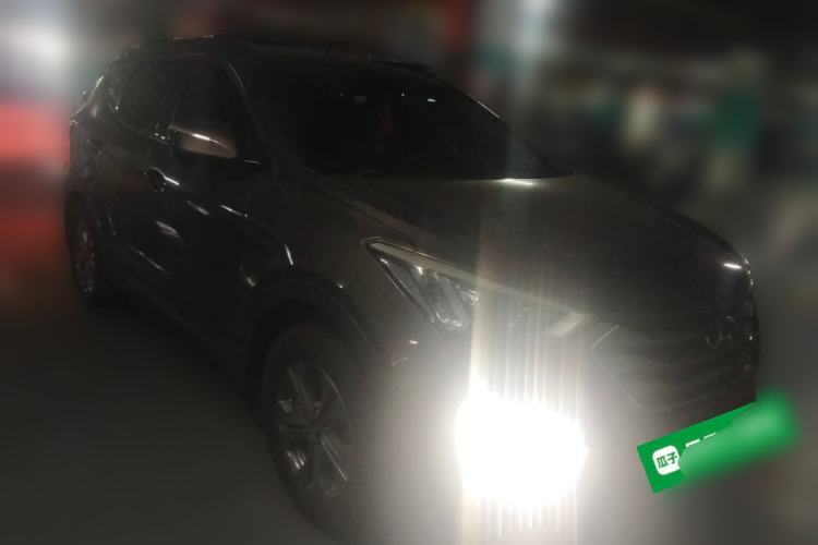Used Hyundai Santa Fe 2013 2.4L Automatic 2WD Comfort Edition Front Right 45 Deg