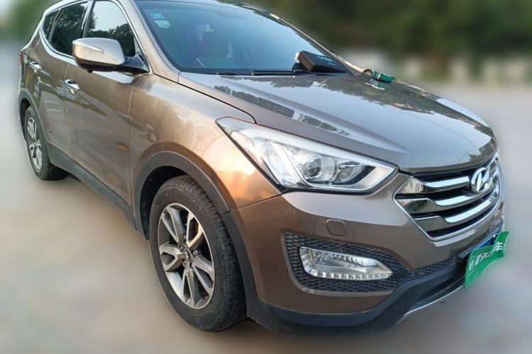 Used Hyundai Santa Fe 2013 2.4L Automatic 4x4 Prestige Edition Front Right 45 Deg