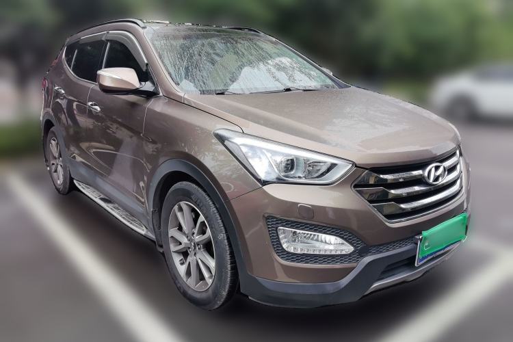 Used Hyundai Santa Fe 2013 2.0T Automatic All-Wheel Drive Prestige Version Front Right 45 Deg