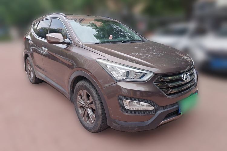 Used Hyundai Santa Fe 2013 Revised Version 2.4L Automatic All-Wheel Drive Smart Type Front Right 45 Deg