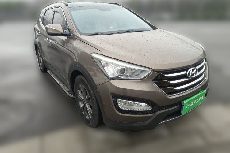 Used Hyundai Santa Fe 2013 2.4L Automatic Two-Wheel Drive Smart Version Front Right 45 Deg