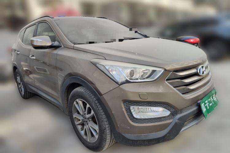 Used Hyundai Santa Fe 2013 2.4L Automatic 4x4 Prestige Edition Front Right 45 Deg