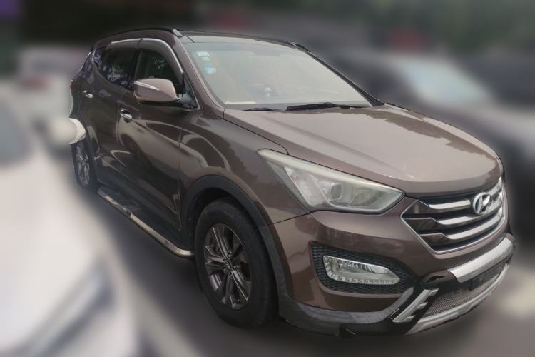 Used Hyundai Santa Fe 2013 2.4L Automatic Two-Wheel Drive Smart Version Front Right 45 Deg