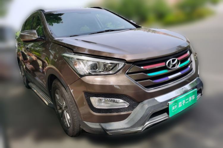 Used Hyundai Santa Fe 2013 2.4L Automatic 2WD Comfort Edition Front Right 45 Deg