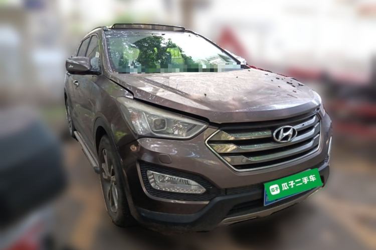 Used Hyundai Santa Fe 2013 2.4L Automatic 4x4 Prestige Edition Front Right 45 Deg