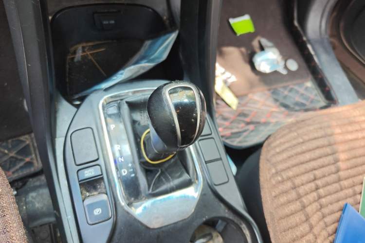 Used Hyundai Santa Fe 2013 2.0T Automatic Two-Wheel Drive Fashion Edition Gear Lever