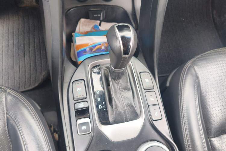 Used Hyundai Santa Fe 2013 2.0T Automatic All-Wheel Drive Top Trim Gear Lever
