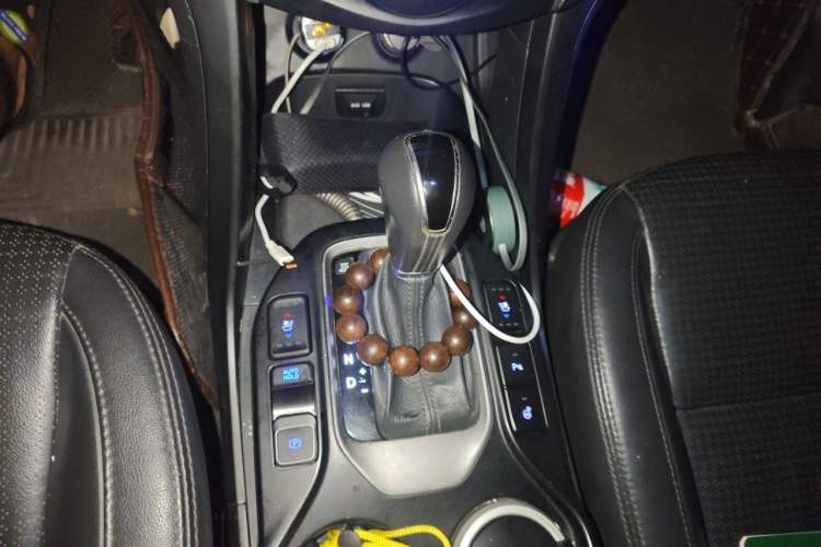 Used Hyundai Santa Fe 2013 2.0T Automatic All-Wheel Drive Top Trim Gear Lever
