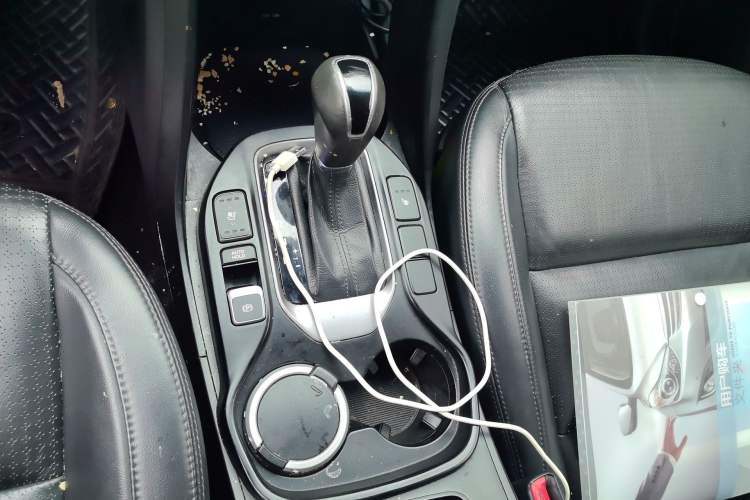 Used Hyundai Santa Fe 2013 2.0T Automatic All-Wheel Drive Prestige Version Gear Lever