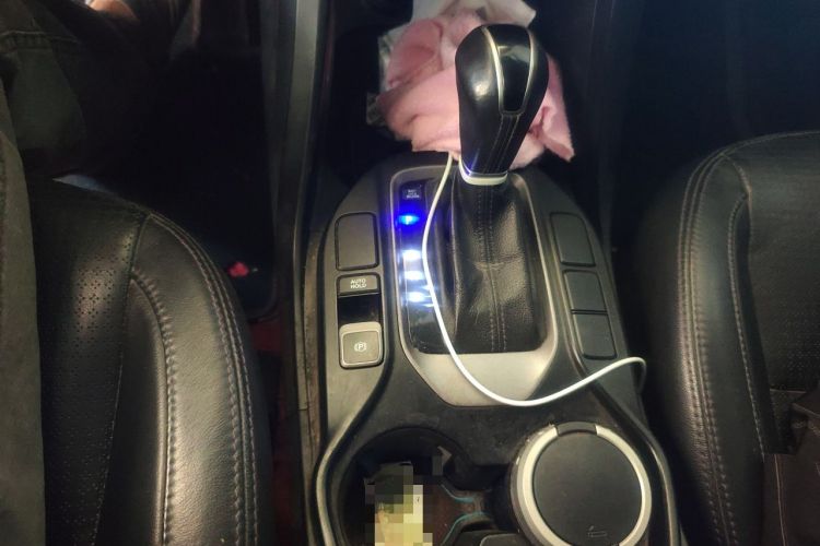 Used Hyundai Santa Fe 2013 2.4L Automatic Two-Wheel Drive Smart Version Gear Lever