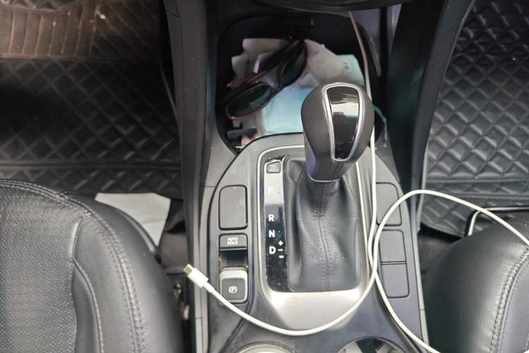 Used Hyundai Santa Fe 2013 Revised Version 2.4L Automatic All-Wheel Drive Smart Type Gear Lever