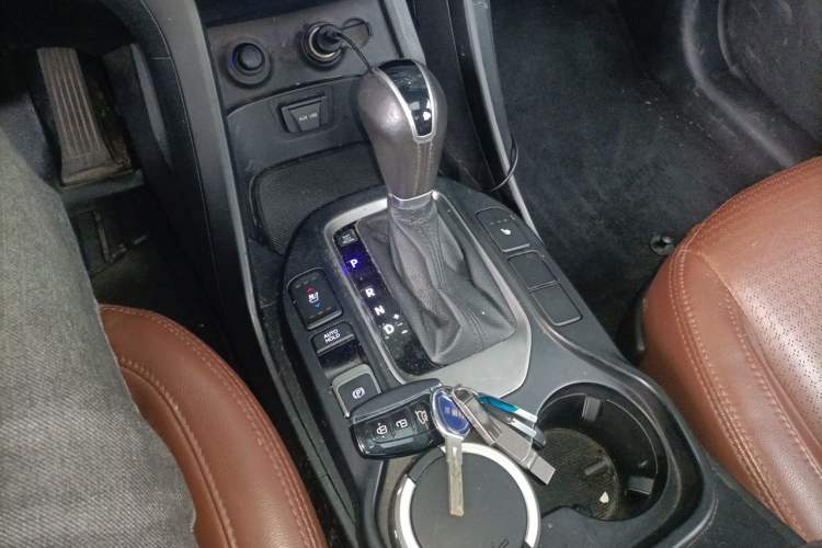 Used Hyundai Santa Fe 2013 Revised Version 2.0T Automatic All-Wheel Drive Prestige Edition Gear Lever
