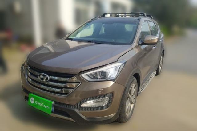 Used Hyundai Santa Fe 2013 Revised Version 2.4L Automatic All-Wheel Drive Luxury Trim