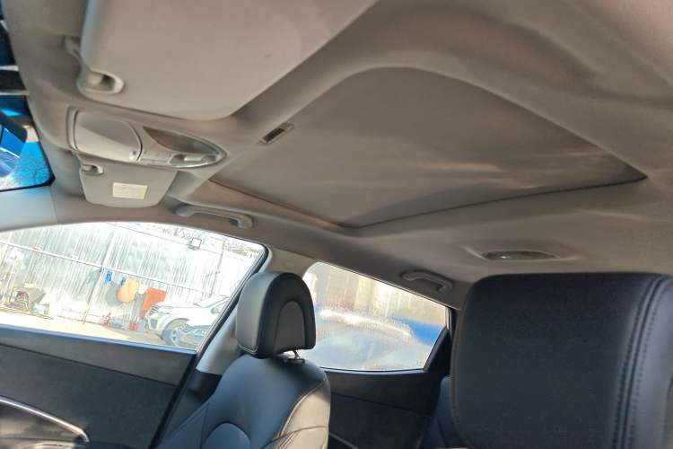 Used Hyundai Santa Fe 2013 2.4L Automatic 2WD Comfort Edition Headliner