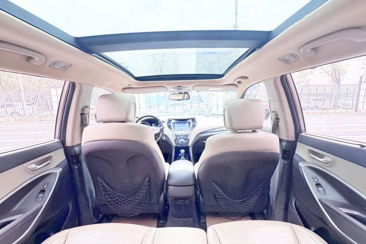 Used Hyundai Santa Fe 2013 Revised Version 2.4L Automatic All-Wheel Drive Luxury Trim Headliner