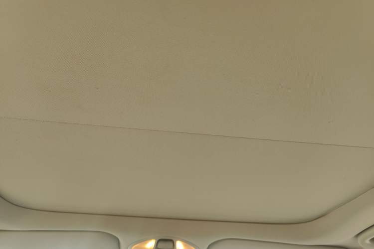 Used Hyundai Santa Fe 2013 Revised Version 2.4L Automatic All-Wheel Drive Luxury Trim Headliner