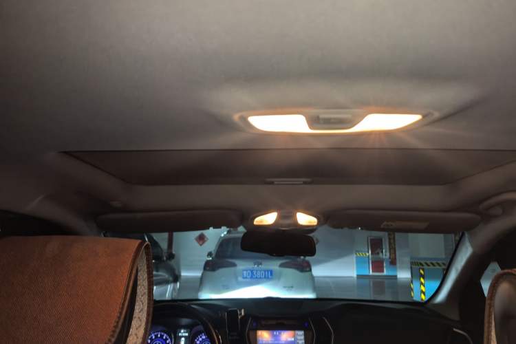 Used Hyundai Santa Fe 2013 Revised Version 2.4L Automatic All-Wheel Drive Luxury Trim Headliner