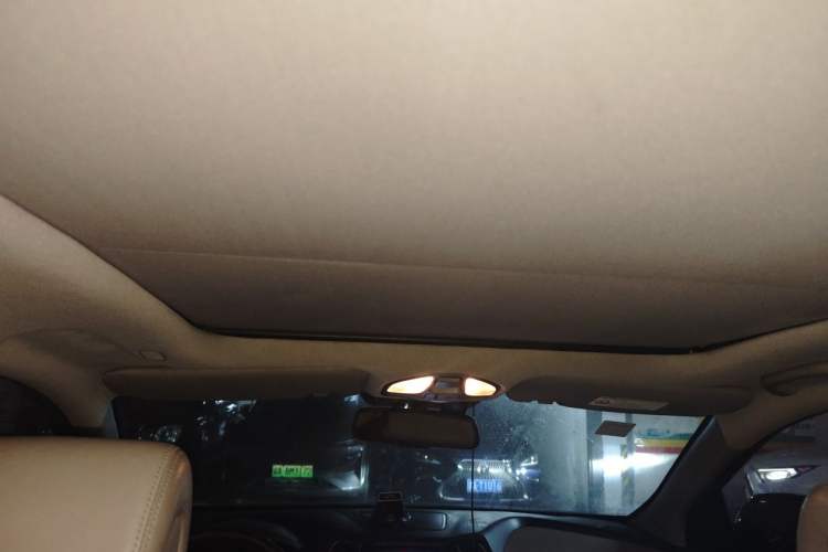 Used Hyundai Santa Fe 2013 2.4L Automatic 4x4 Smart Version Headliner