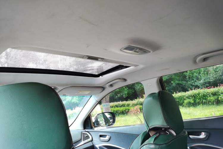 Used Hyundai Santa Fe 2013 2.4L Automatic 2WD Comfort Edition Headliner